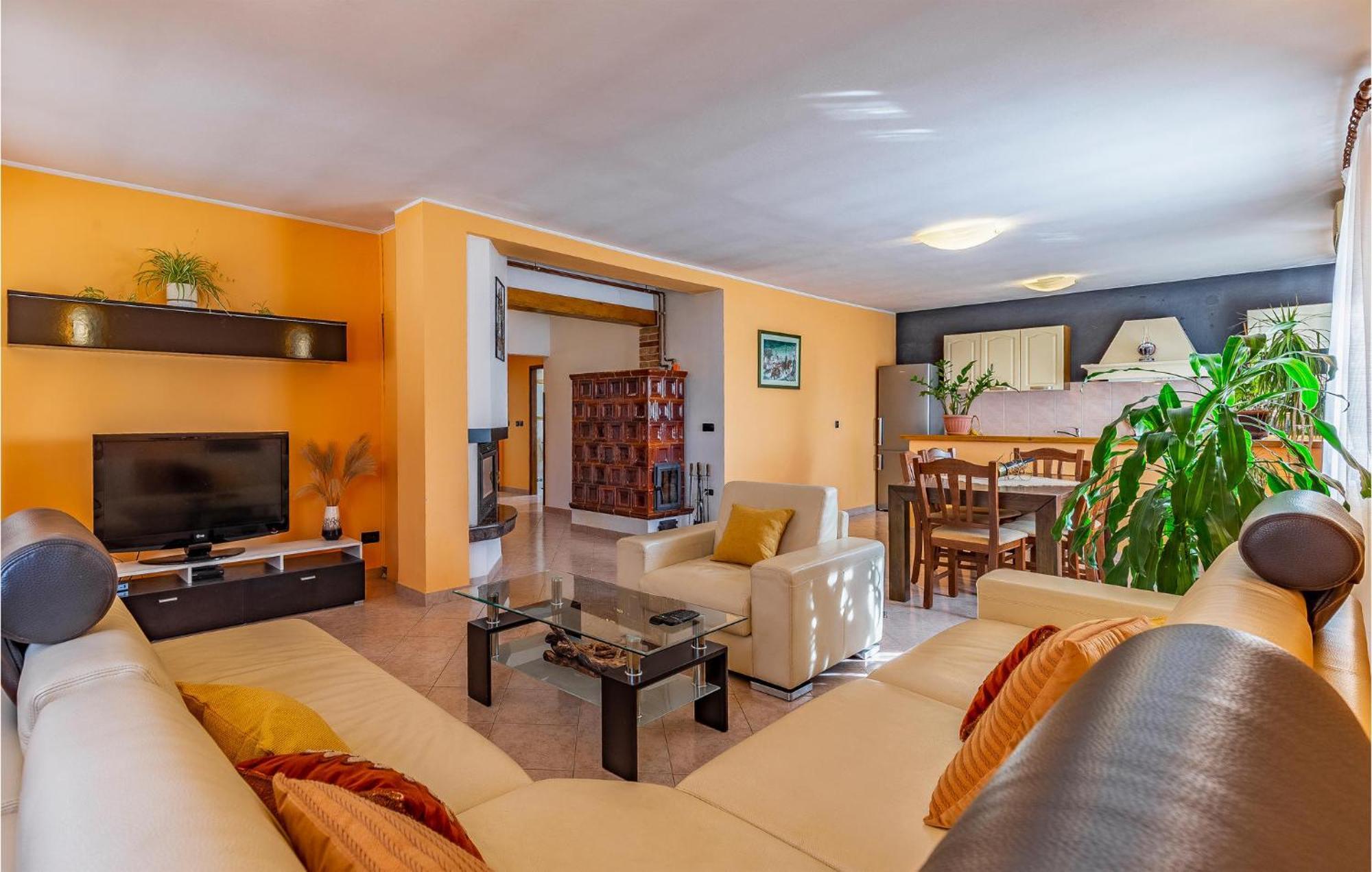 Lovely Home In Sisan With Outdoor Swimming Pool Kültér fotó