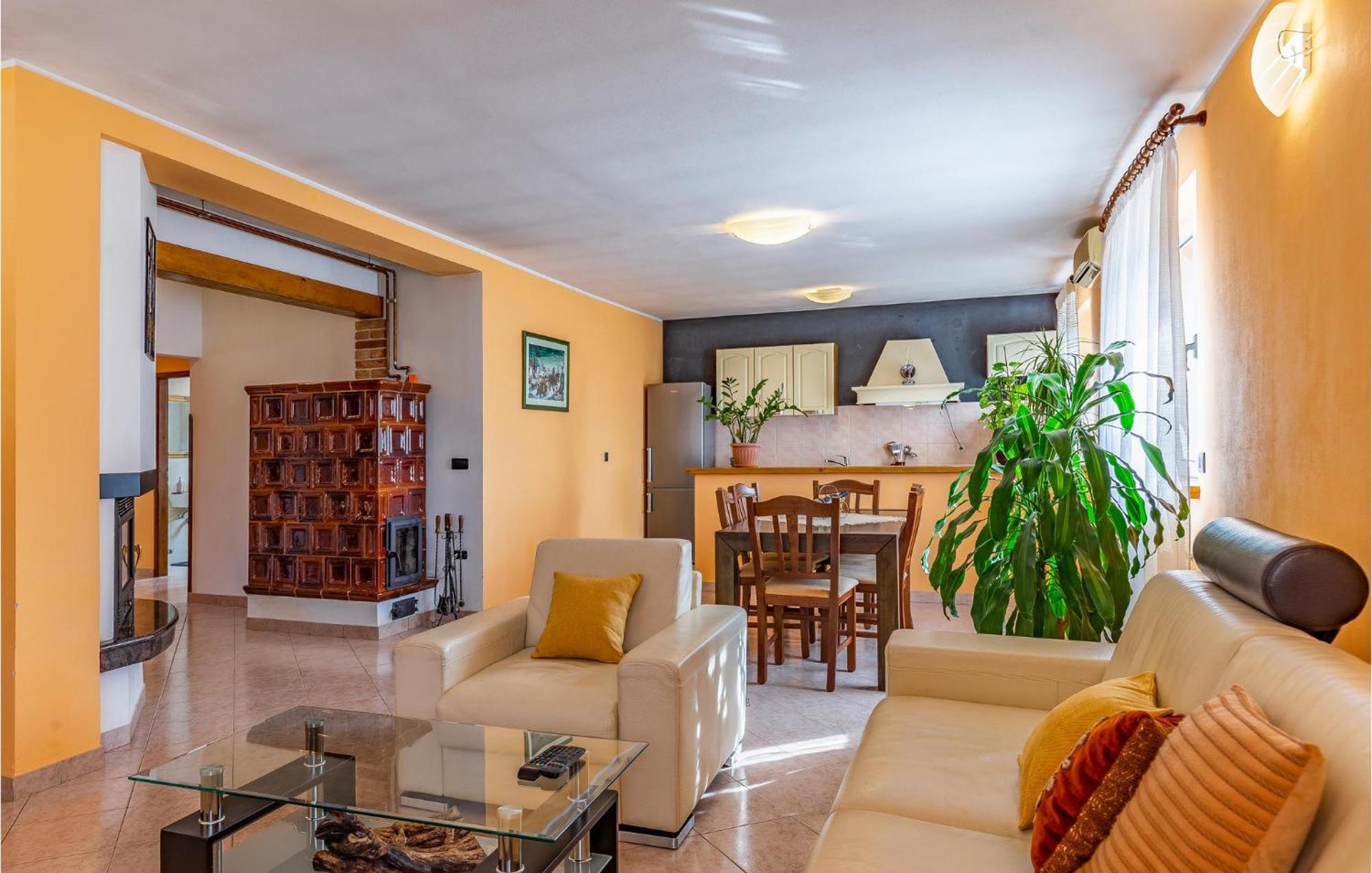 Lovely Home In Sisan With Outdoor Swimming Pool Kültér fotó